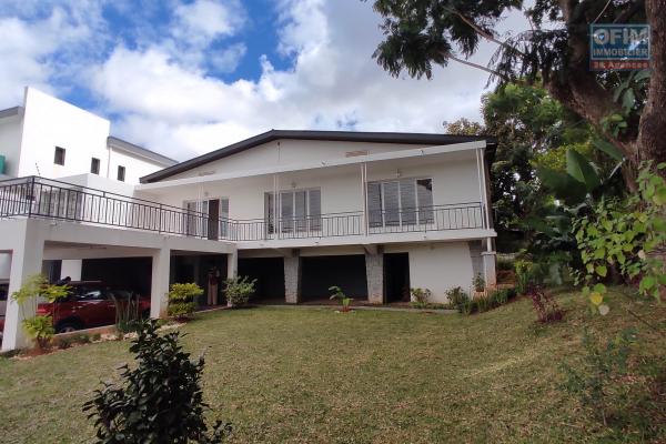 A LOUER Villa F5 dans un quartier r&eacute;sidentiel proche des &eacute;coles &agrave; Androhibe