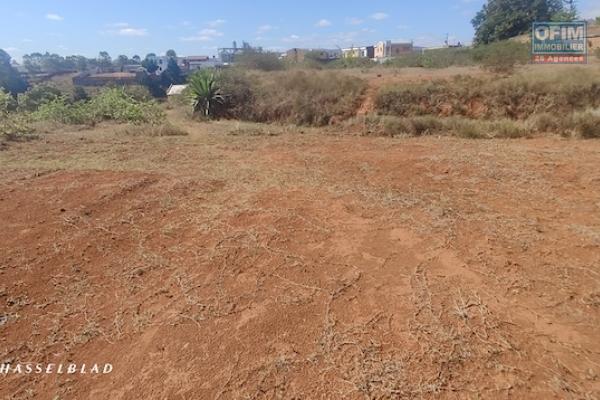 A vendre terrain 12440 M2 à Andakana ambohidratrimo à proximité immédiate de la route nationale N°4 (RN4)