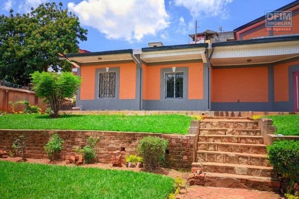 Une villa F4 semi meublée à Soavina Tanjombato
