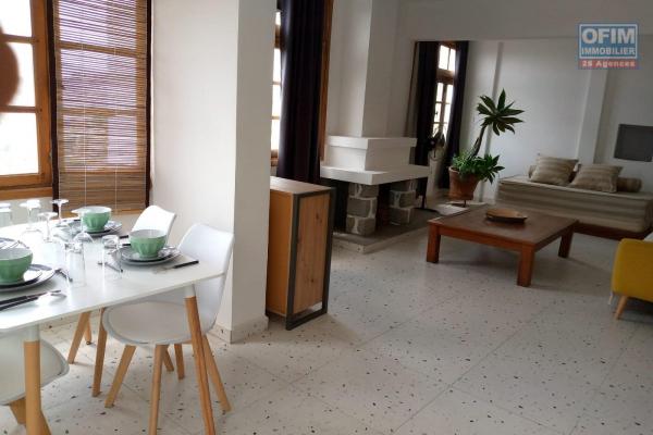 A louer, villa meubl&eacute;e F4 en plein centre ville sur Ambohijatovo Ambony ( contact5 Felana)