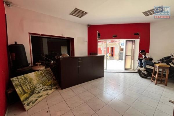 Un local commercial en bord de route à Isoraka ( CONTACT LALAINA 034 08 583 76 )