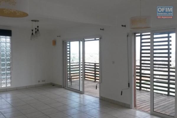Un appartement T4 en duplex sécurisé à Fort Voyron ( CONTACT LALAINA 034 08 583 76 )