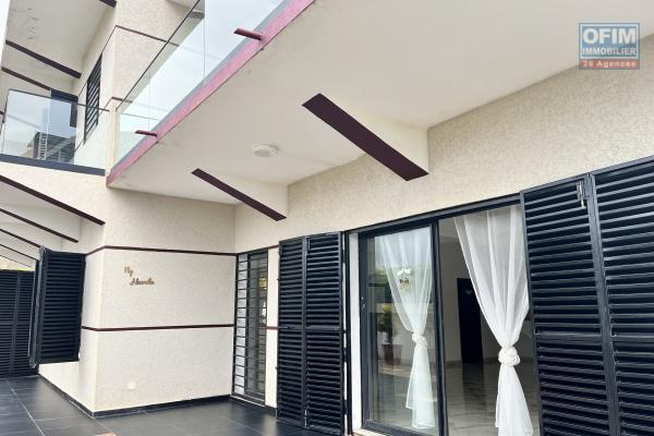 Une villa F5 sur 3 niveaux à Ambatolampy Timahafotsy ( CONTACT LALAINA )