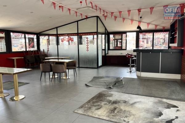 Un restaurant au roof top &agrave; Analakely ( CONTACT LALAINA 034 08 583 76 )