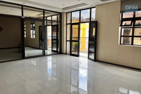 Deux bureaux de 50m2 et 90m2 &agrave; Analakely ( CONTACT LALAINA )