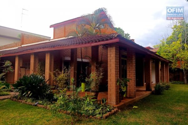 Une villa F5 dans la r&eacute;sidence bonnet &agrave; Ivandry ( CONTACT LALAINA )