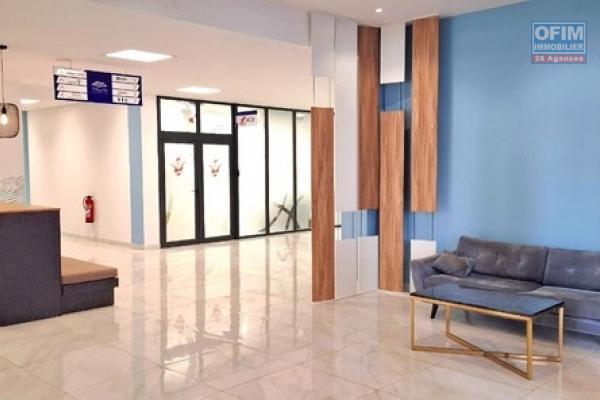 Un local de 200,96m2 &agrave; Alarobia ( CONTACT LALAINA 034 08 583 76 )