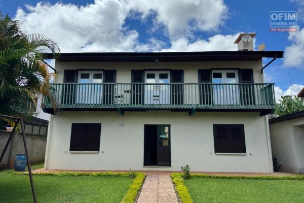 A VENDRE une villa de type F4 dans une r&eacute;sidence proche de toute les commodit&eacute;s &agrave; Tanjombato