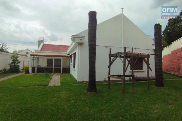 A VENDRE, villa F7 dans une r&eacute;sidence &agrave; Tanjombato -Antananarivo