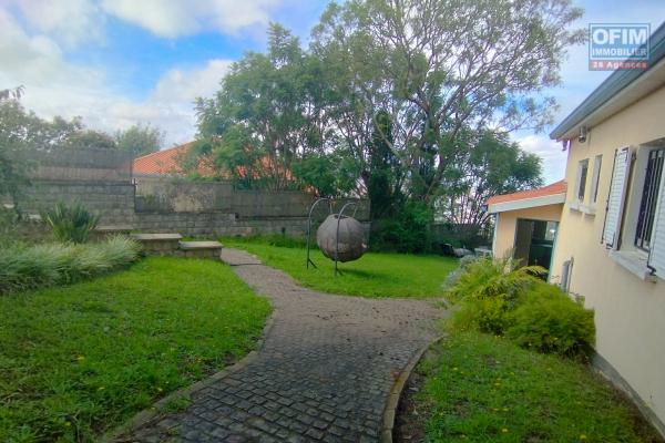 A louer villa F4 meubl&eacute;e &eacute;quip&eacute;e dans la r&eacute;sidence Panoramique Ambatobe-Antananarivo