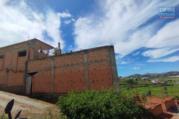 A vendre, maison &agrave; &eacute;tage en cours de finition  &agrave; Ambohimanambola- Antananarivo