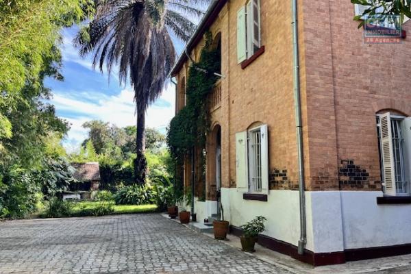 Une maison traditionnelle F5 meubl&eacute;e &agrave; Faravohitra