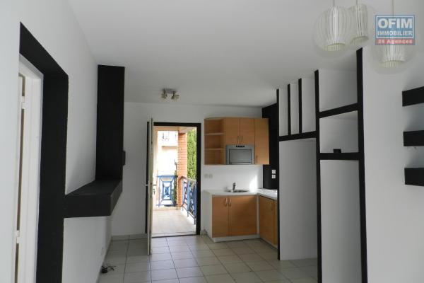 Un appartement T2 dans une résidence à 15mn en voiture du Lycée à Ambatobe ( CONTACT LALAINA )