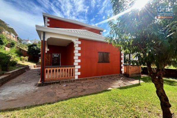 Une maison F4 &agrave; 10mn &agrave; pied du Lyc&eacute;e Fran&ccedil;ais &agrave; Ambatobe