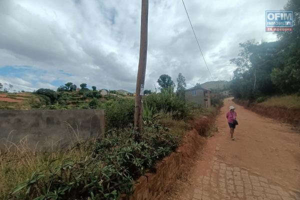 A vendre. Terrain de 1489 m2 en bord de route principale à Masindray Ambohimanambola Antananarivo