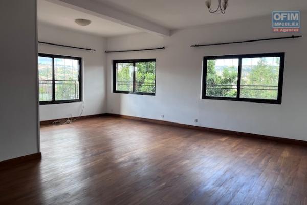 Un grand appartement T4 s&eacute;curis&eacute; &agrave; Ankerana