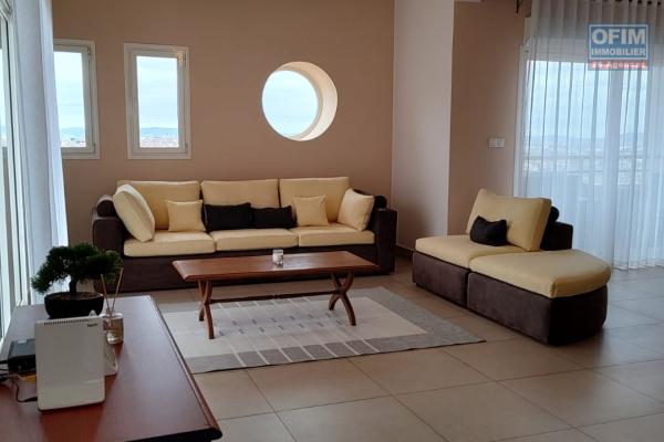 Un appartement T3 meubl&eacute; &agrave; Soavimbahoaka