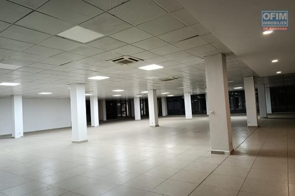 Un bureau de 3 500m2 sur 2 niveaux R+1 et R+2 sur la Digue Andohatapenaka