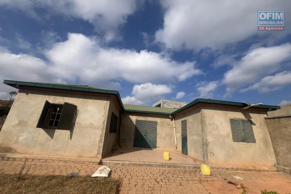 A VENDRE- Villa basse &agrave; terminer &agrave; Lohanosy Ambohijanaka Nord