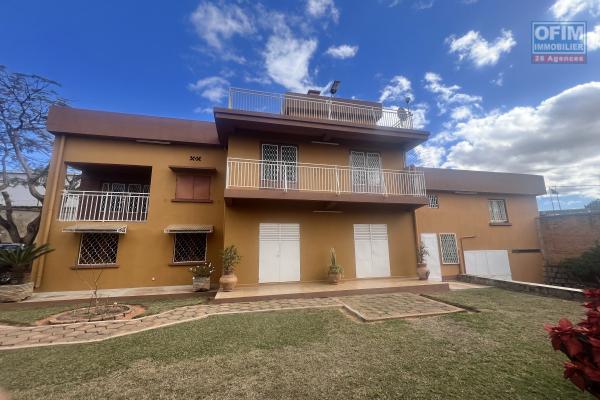 À louer Grande villa F7 semi-meublée avec studio à Soamananety Ambohidratrimo.