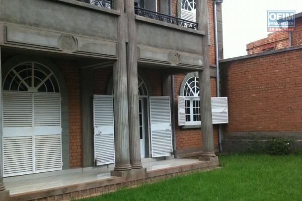 A louer belle villa F5 dans une résidence à Mahatony Ivandry