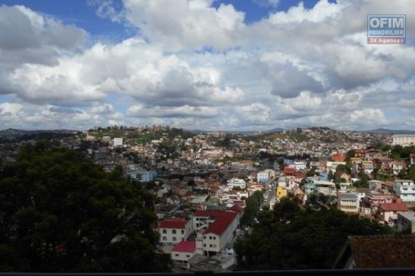 Un appartement T3 de haut standing avec une très belle vue à Faravohitra