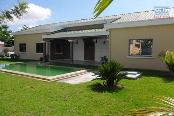 A louer jolie villa F5 avec grand jardin et piscine à Ambohibao Ambohijanahary Antananarivo