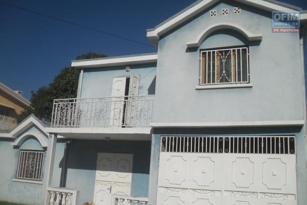 A louer une villa F5 à 10 min de l'école primaire française à Ambohibao