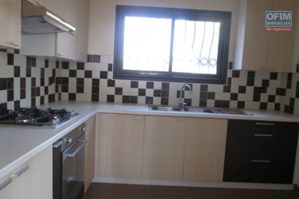 Un appartement T3 dans un quartier calme, proche du centre ville à Aarobia