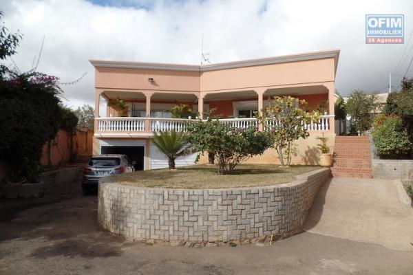 A vendre une très belle villa de type F5 à  Ambohitrarahaba en face d'Androhibe