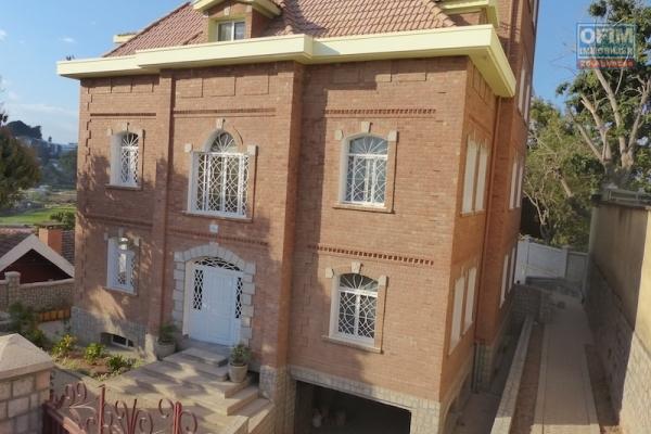 A louer appartement T5 à Ambodivoanjo Ivandry près de l'école française LA CLAIRE FONTAINE