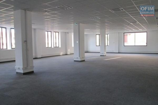 Des bureaux de 268m2 et 413m2 en plein centre ville à Analakely