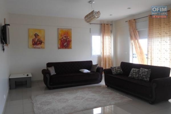 A louer un grand appartement T4 semi meublé à Ivandry Antananarivo